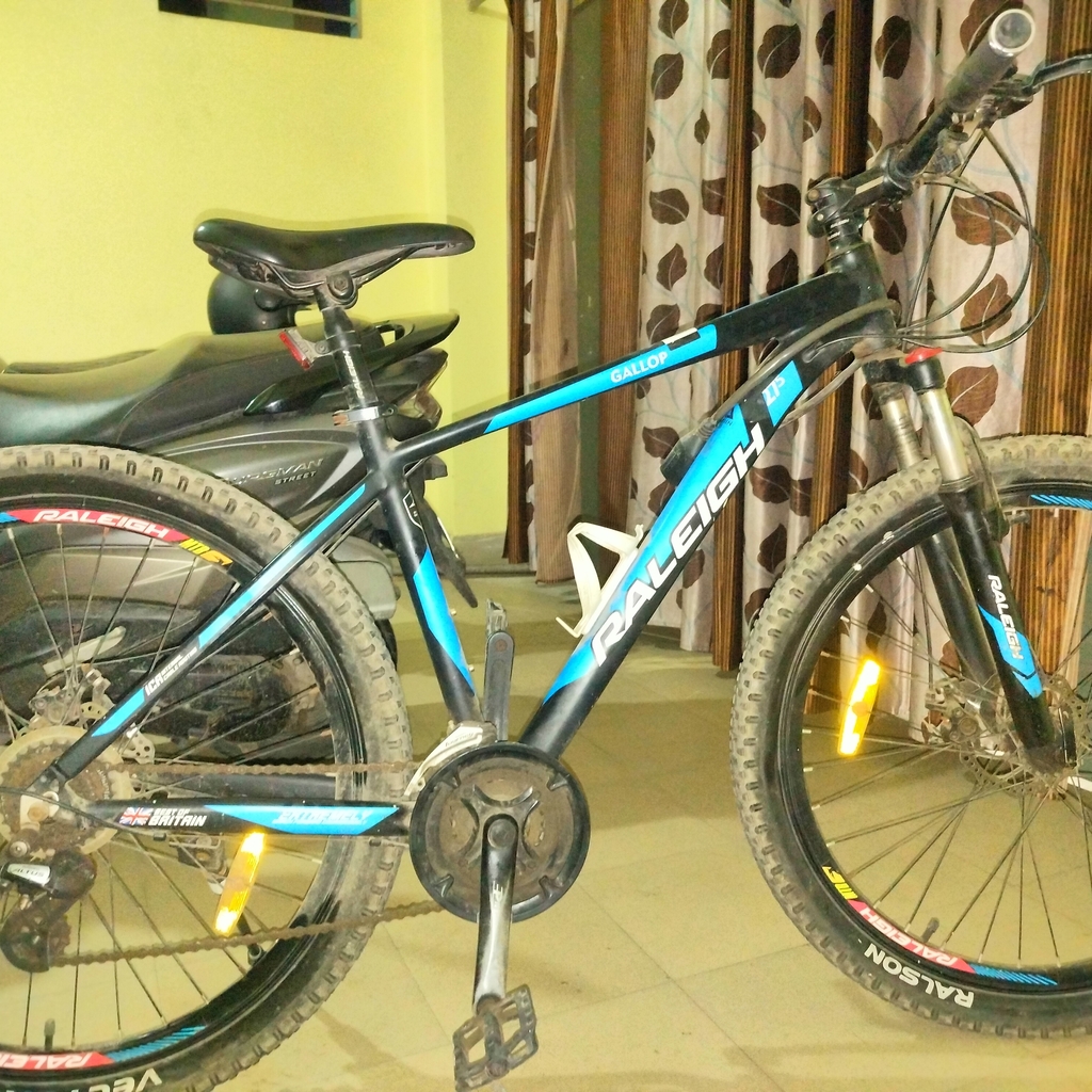 Photo 2 of Raleigh Gallop 27.5 inch Bike