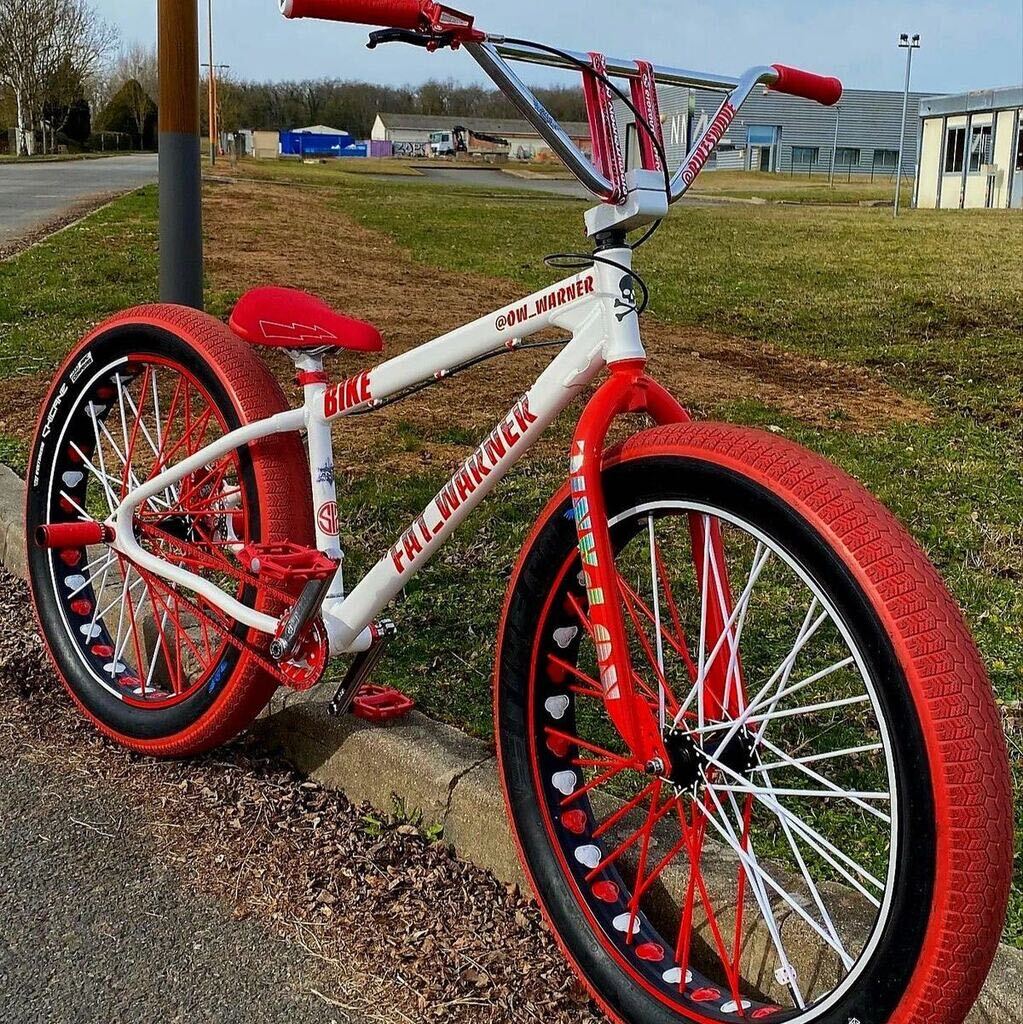 Photo 2 of Surron light bee x 2023 bike 2023 Road Bike