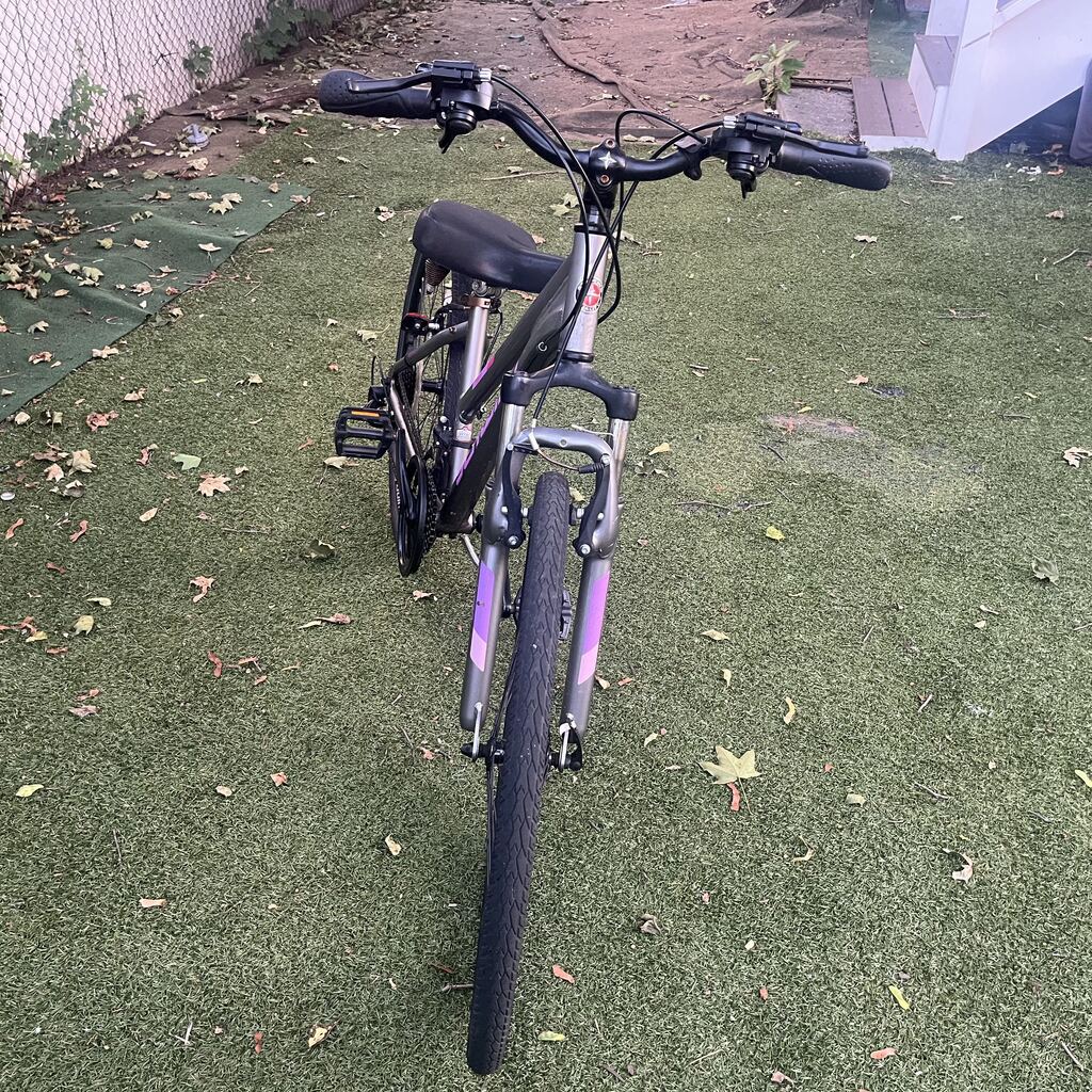 Photo 1 of 2022 Schwinn Schwinn Trailway 700c/28" Hybrid Bike Hybrid Bike