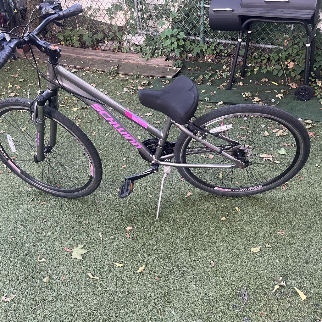 Photo 3 of 2022 Schwinn Schwinn Trailway 700c/28" Hybrid Bike Hybrid Bike